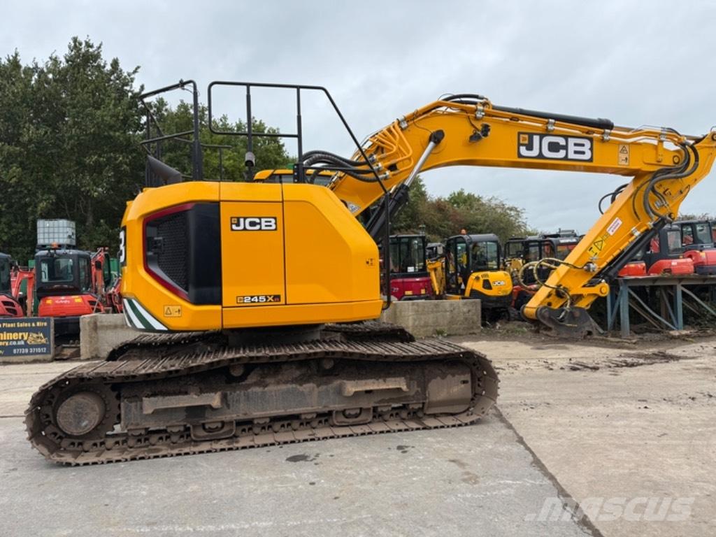 JCB 245 XR Paletli ekskavatörler