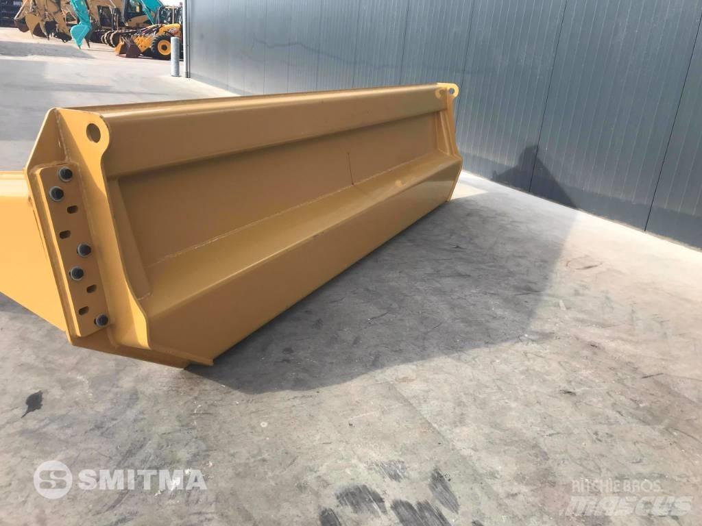 CAT 740B Arka kapaklar
