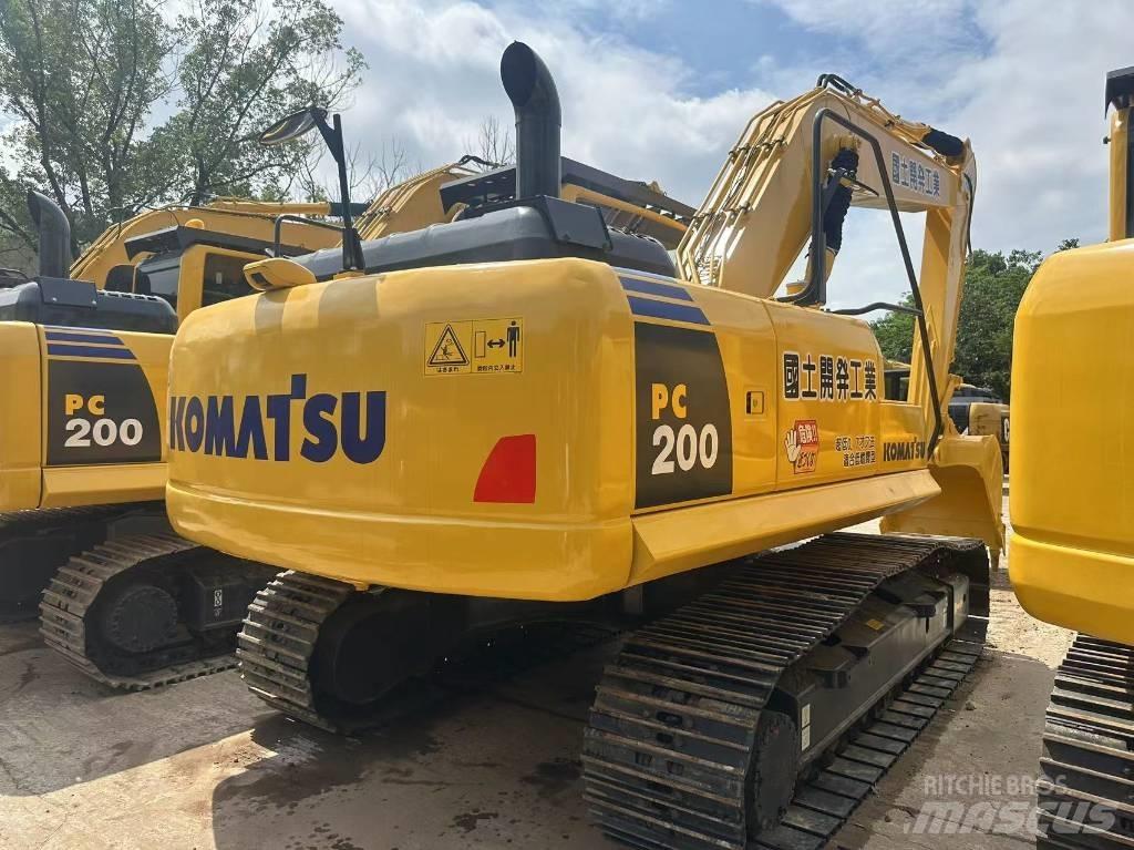 Komatsu PC 200 Paletli ekskavatörler
