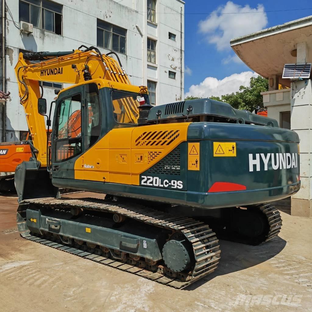 Hyundai R220LC-9S Paletli ekskavatörler