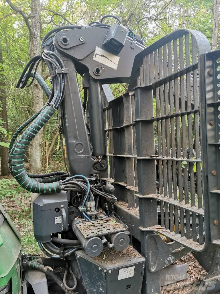 John Deere 1110G Tomruk yükleyici traktörler