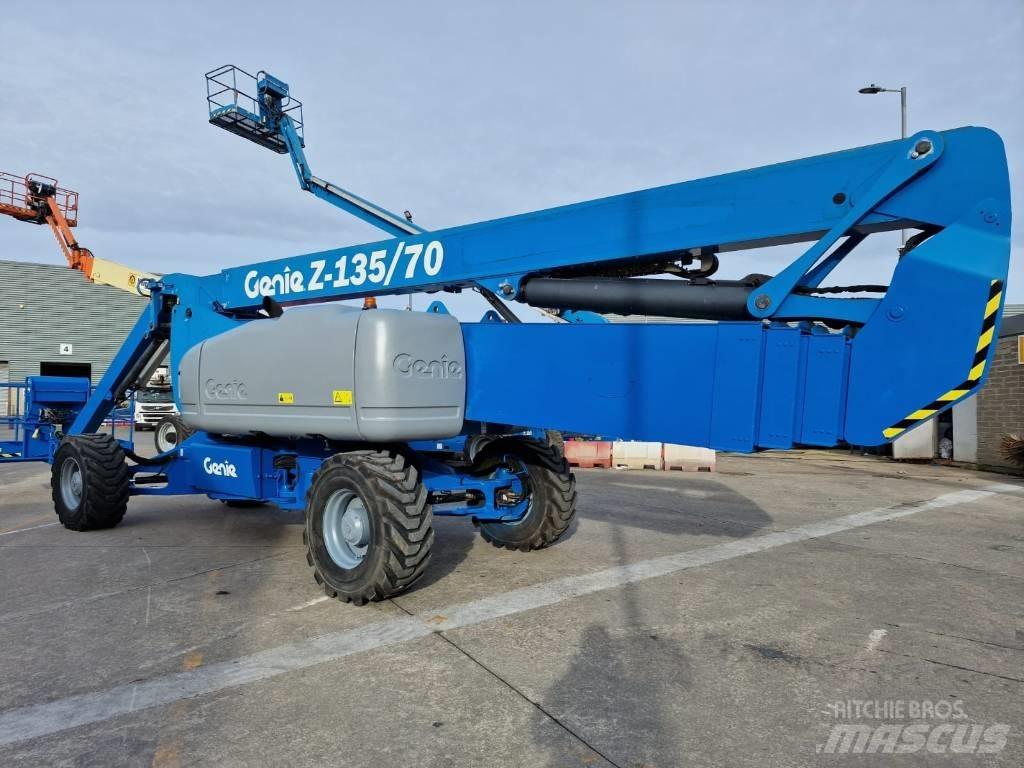 Genie Z 135/70 Körüklü personel platformları