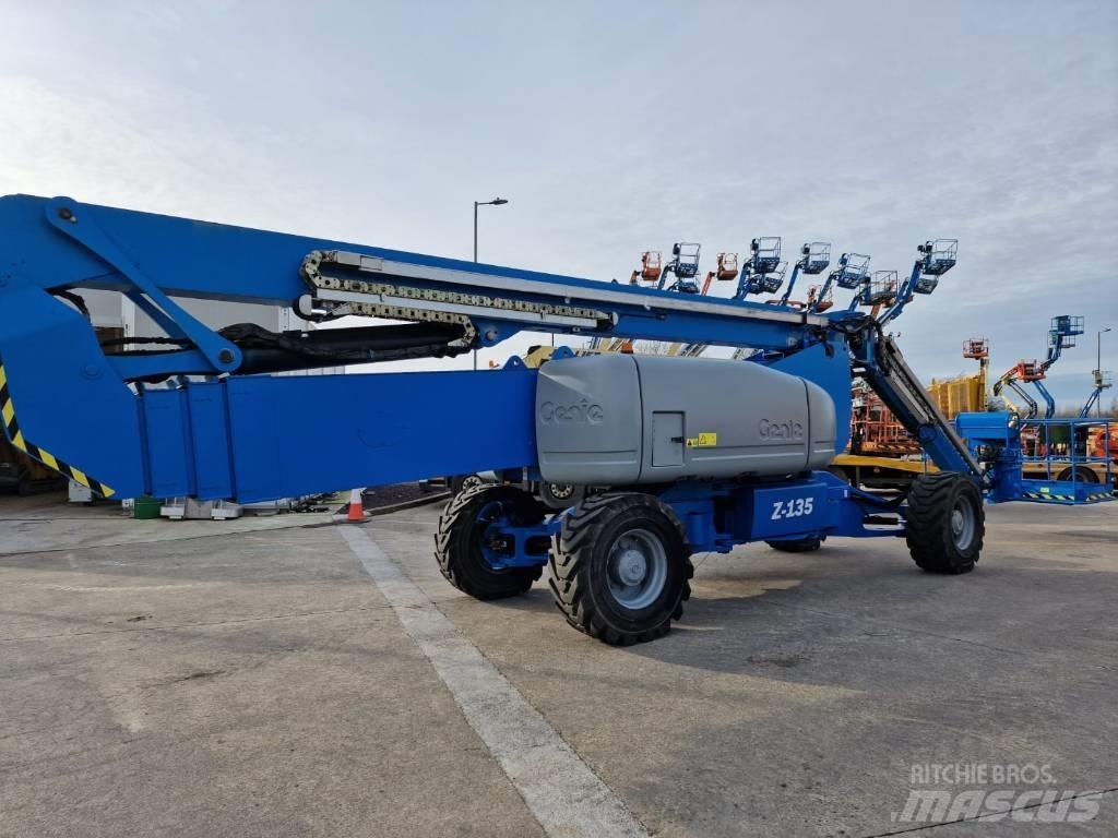 Genie Z 135/70 Körüklü personel platformları