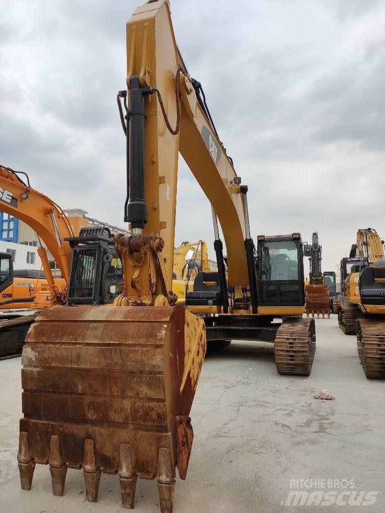 CAT 329 D Paletli ekskavatörler