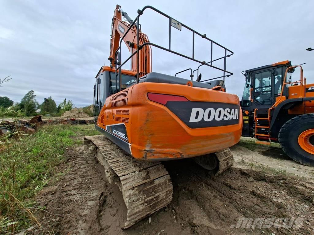 Doosan DX 225 LC-5 Paletli ekskavatörler