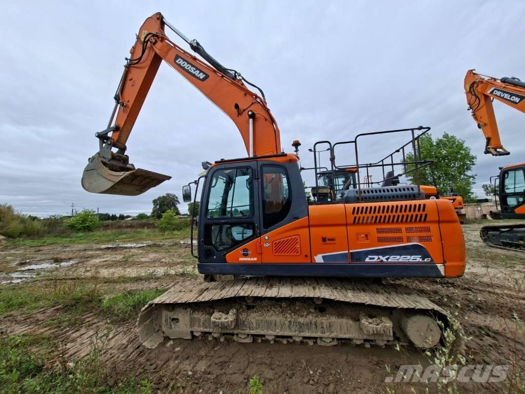 Doosan DX 225 LC-5 Paletli ekskavatörler
