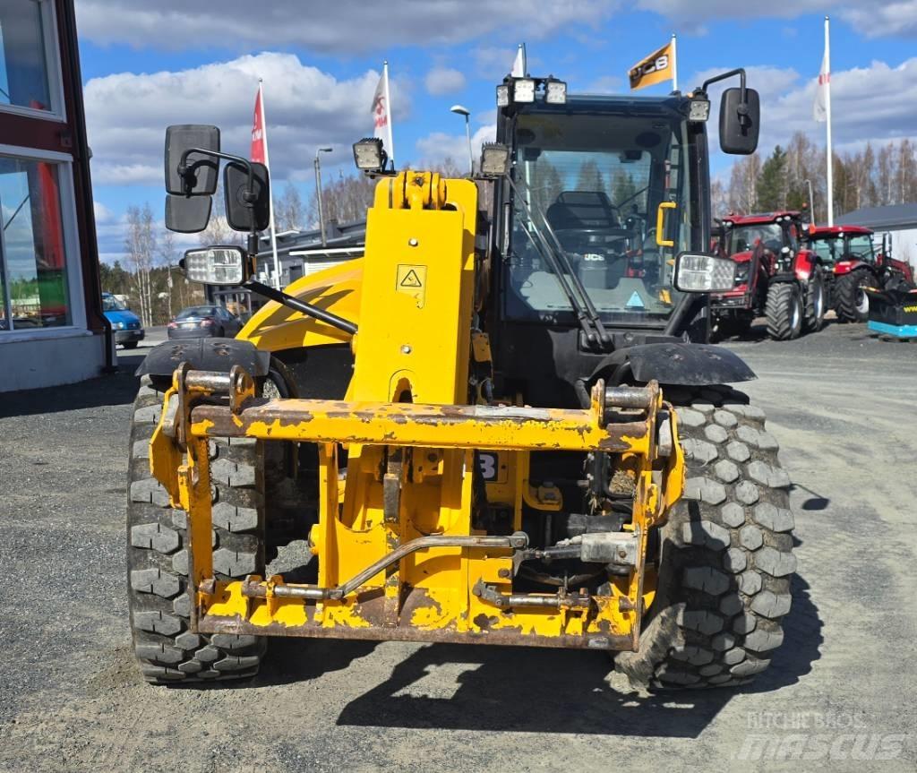 JCB 542-70 Tarimsal teleskopik yükleyiciler