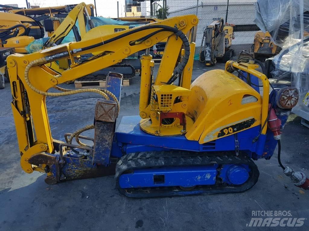 Brokk 90 Yıkım ekskavatörleri