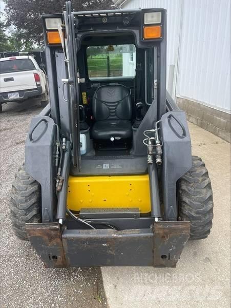 New Holland L 170 Skid steer loderler