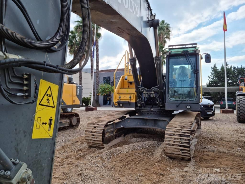 Volvo EC 300 E Paletli ekskavatörler