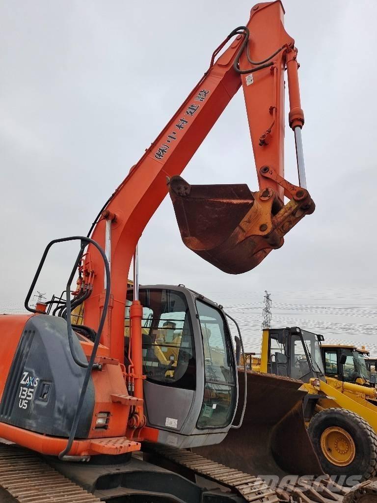 Hitachi ZX 135 US Paletli ekskavatörler