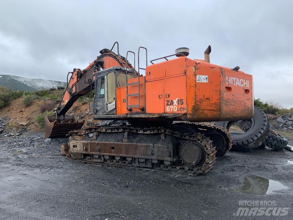 Hitachi 670 LCH-3 Paletli ekskavatörler