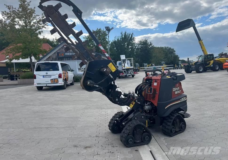Ditch Witch R300 Paletli damperler