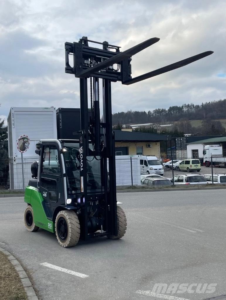 Toyota FVA450 LPG'li forkliftler