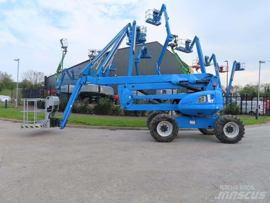 Manitou 200 ATJ Körüklü personel platformları