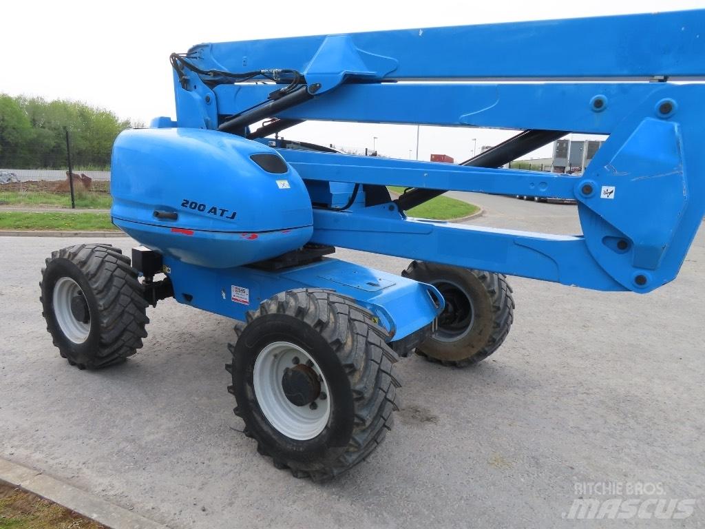 Manitou 200 ATJ Körüklü personel platformları