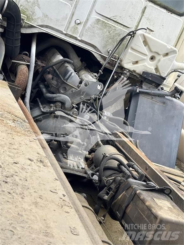 Ford C8000 Diger