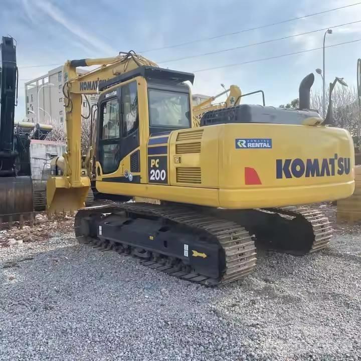 Komatsu PC200-8 Paletli ekskavatörler
