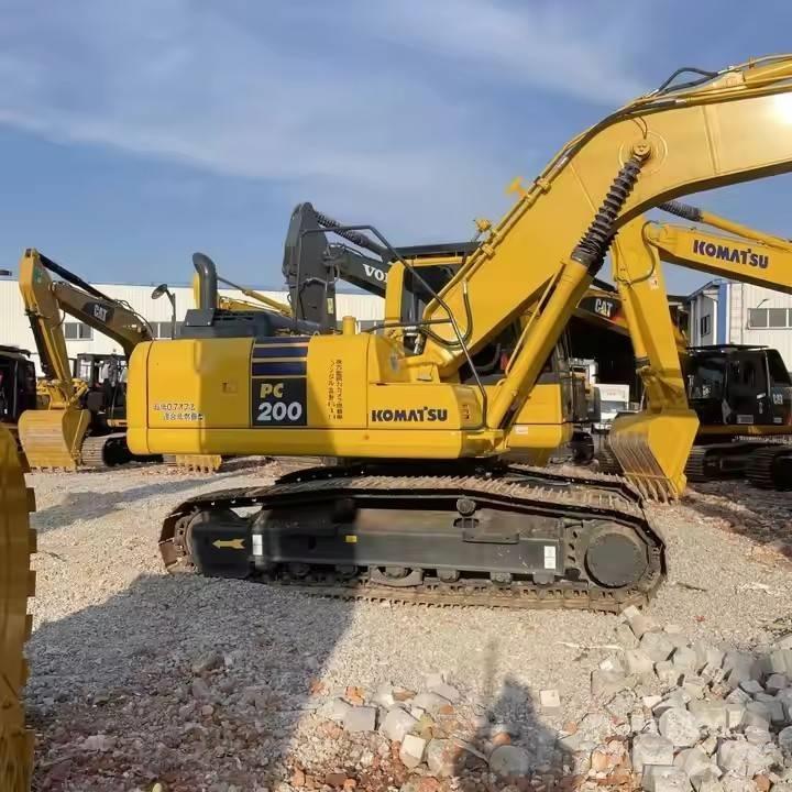 Komatsu PC200-8 Paletli ekskavatörler