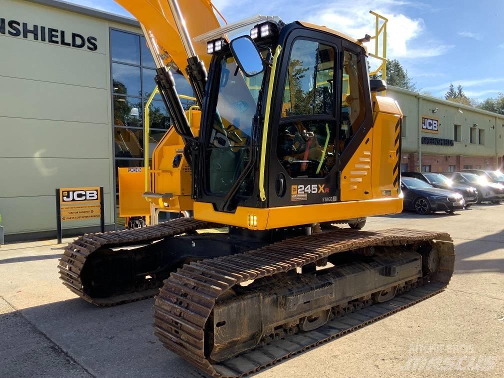 JCB 245XR LC Paletli ekskavatörler