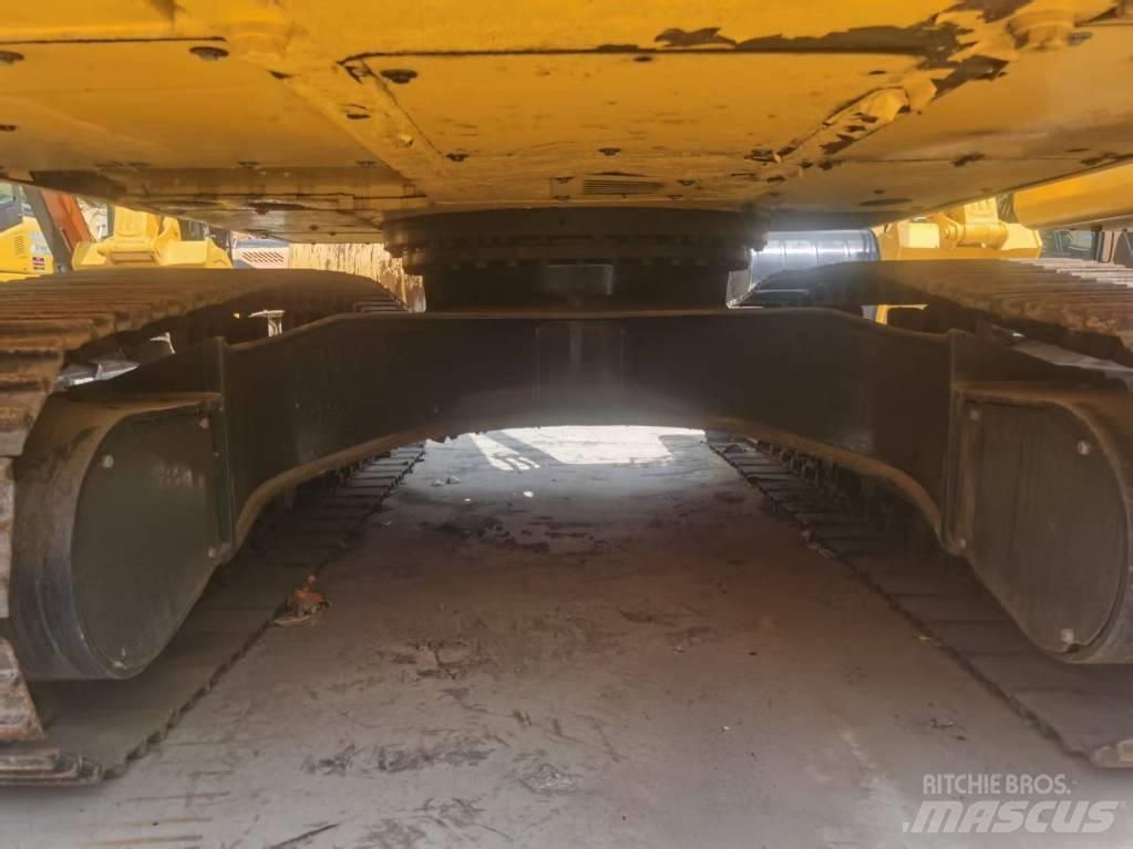 Komatsu PC 200 Paletli ekskavatörler