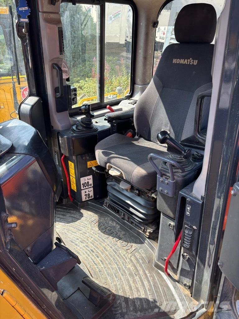 Komatsu D 65 PXi-18 Paletli dozerler