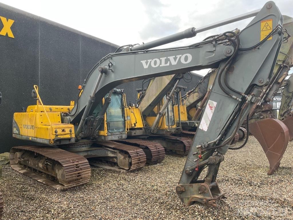 Volvo EC210B Paletli ekskavatörler