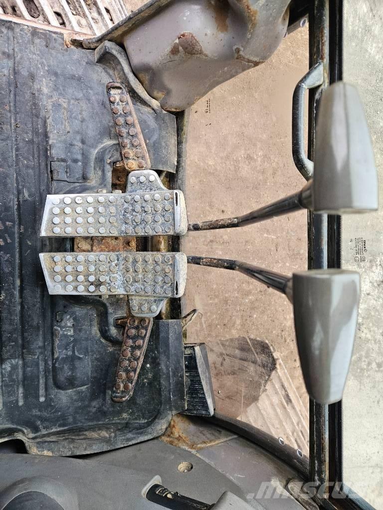 Hitachi ZX 200 LC Paletli ekskavatörler