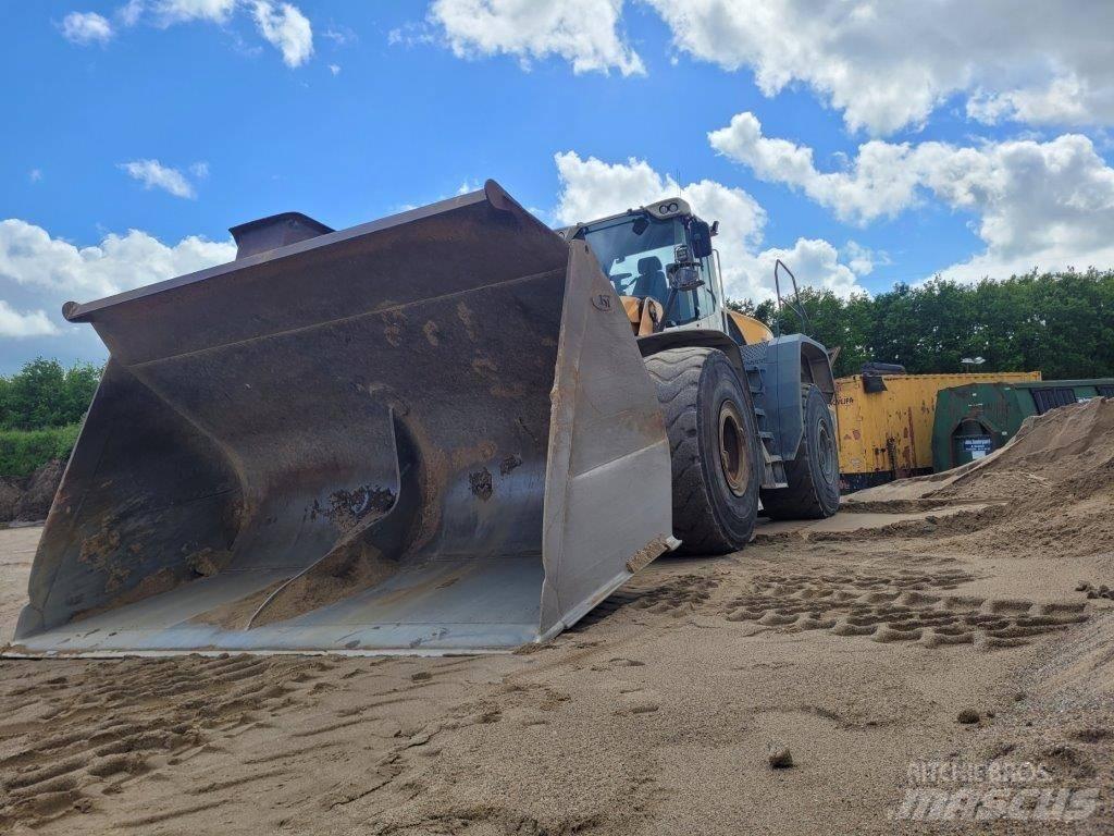 Liebherr L 586 Tekerlekli yükleyiciler