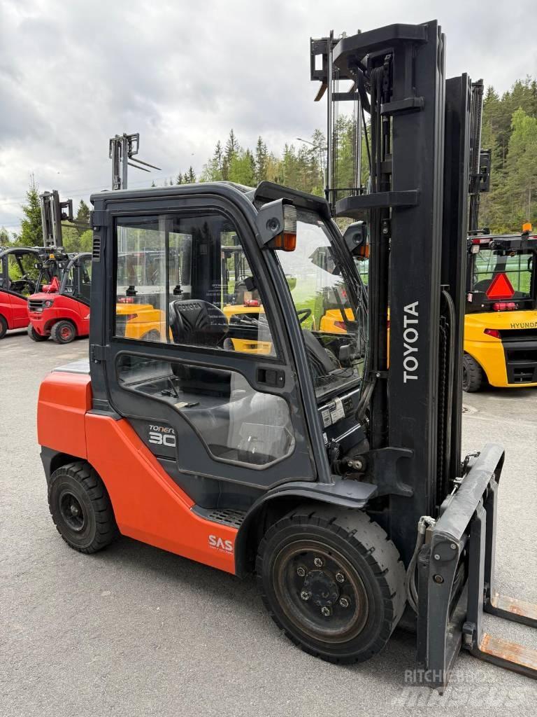 Toyota 02-8 FDF 30 Dizel forkliftler