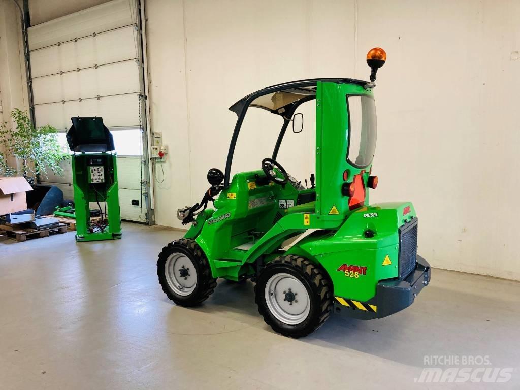 Avant 528 Mini yükleyiciler