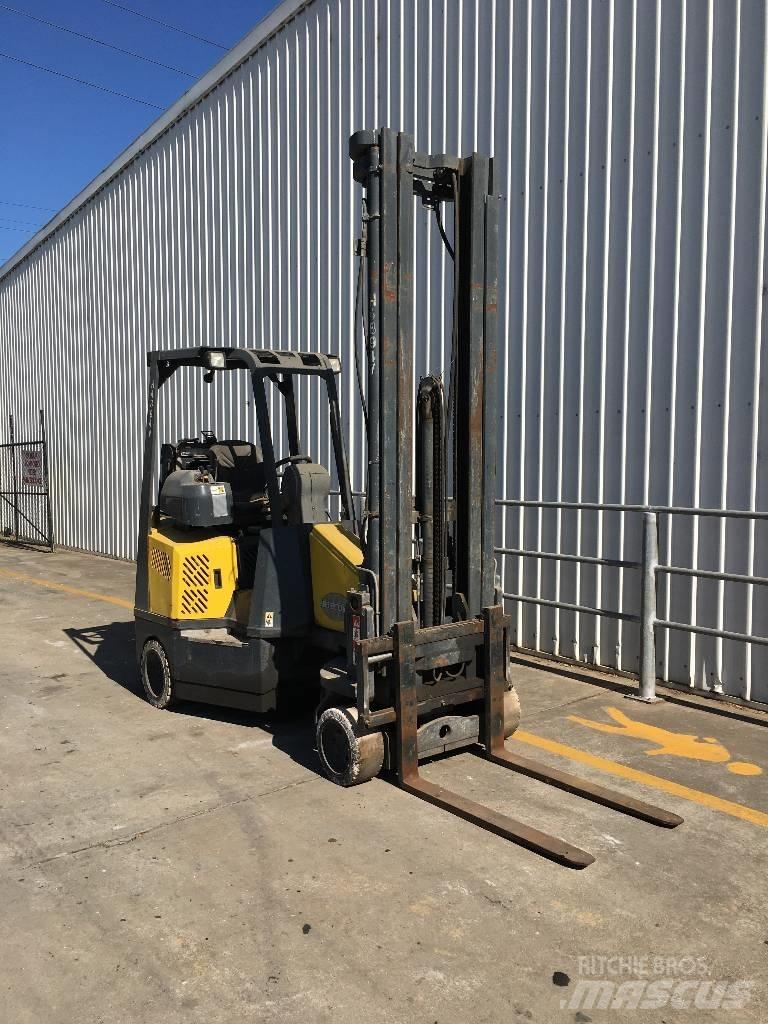 Aisle-Master 20S Dar koridor forklifti