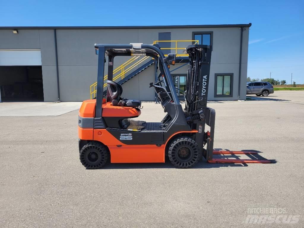 Toyota 8FB25 Elektrikli forkliftler