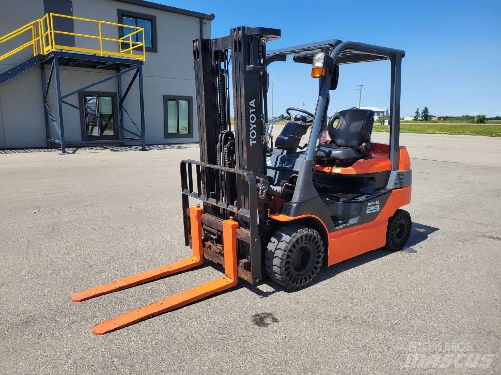 Toyota 8FB25 Elektrikli forkliftler