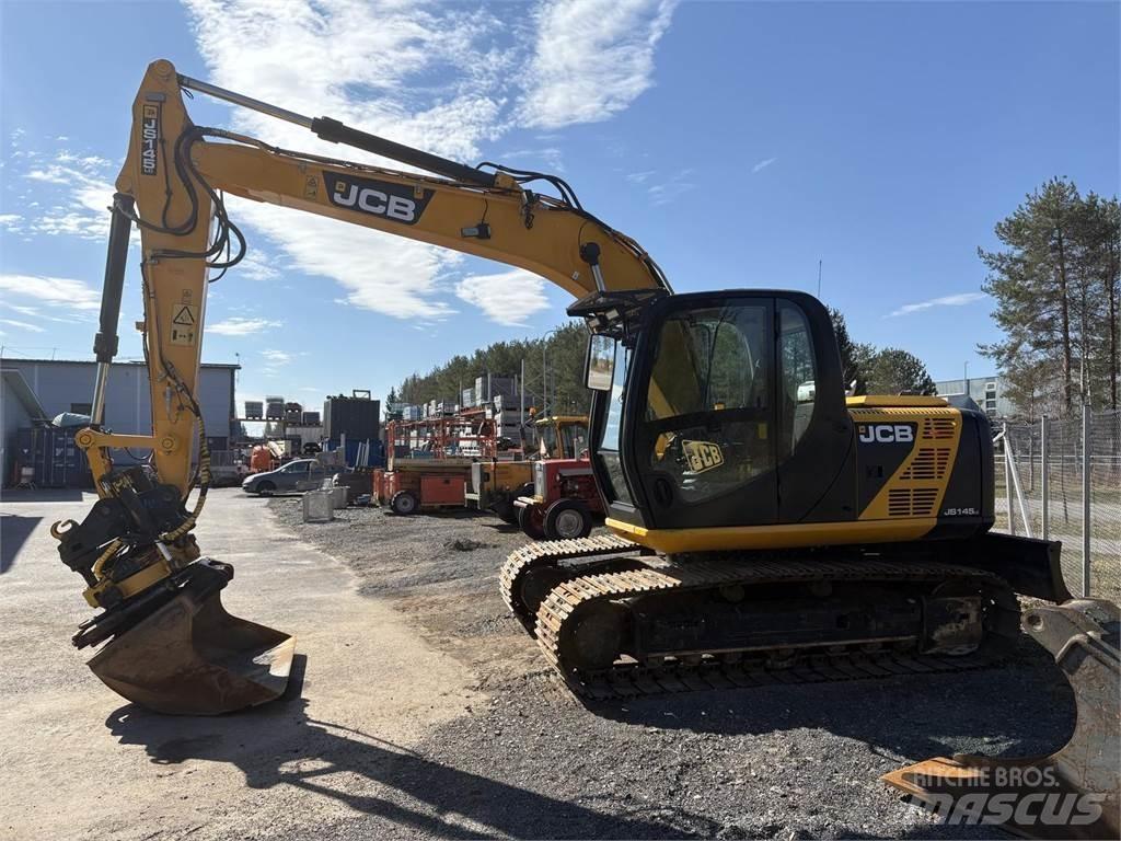 JCB JS145LC Paletli ekskavatörler