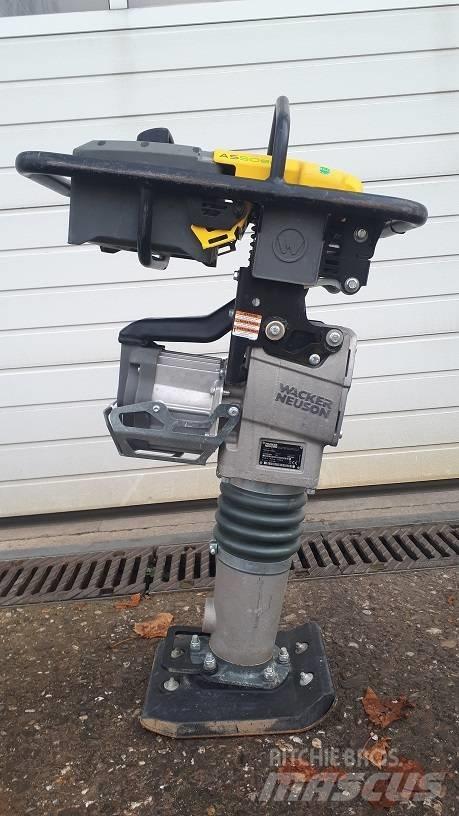 Wacker Neuson AS50e Sıkıştırma tokmakları