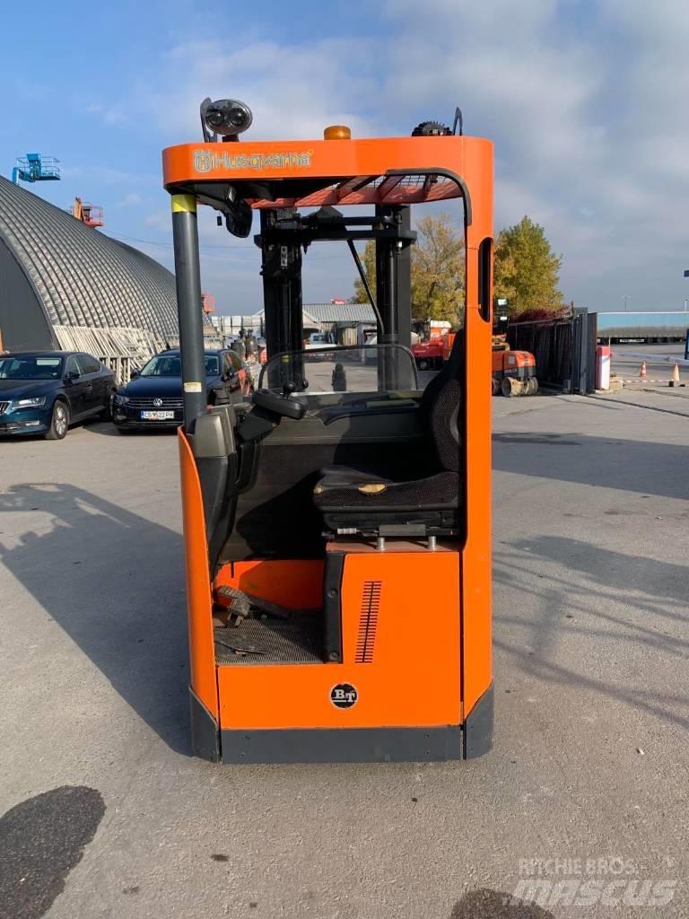 BT SRE 135 L Akülü depo ekipmanları