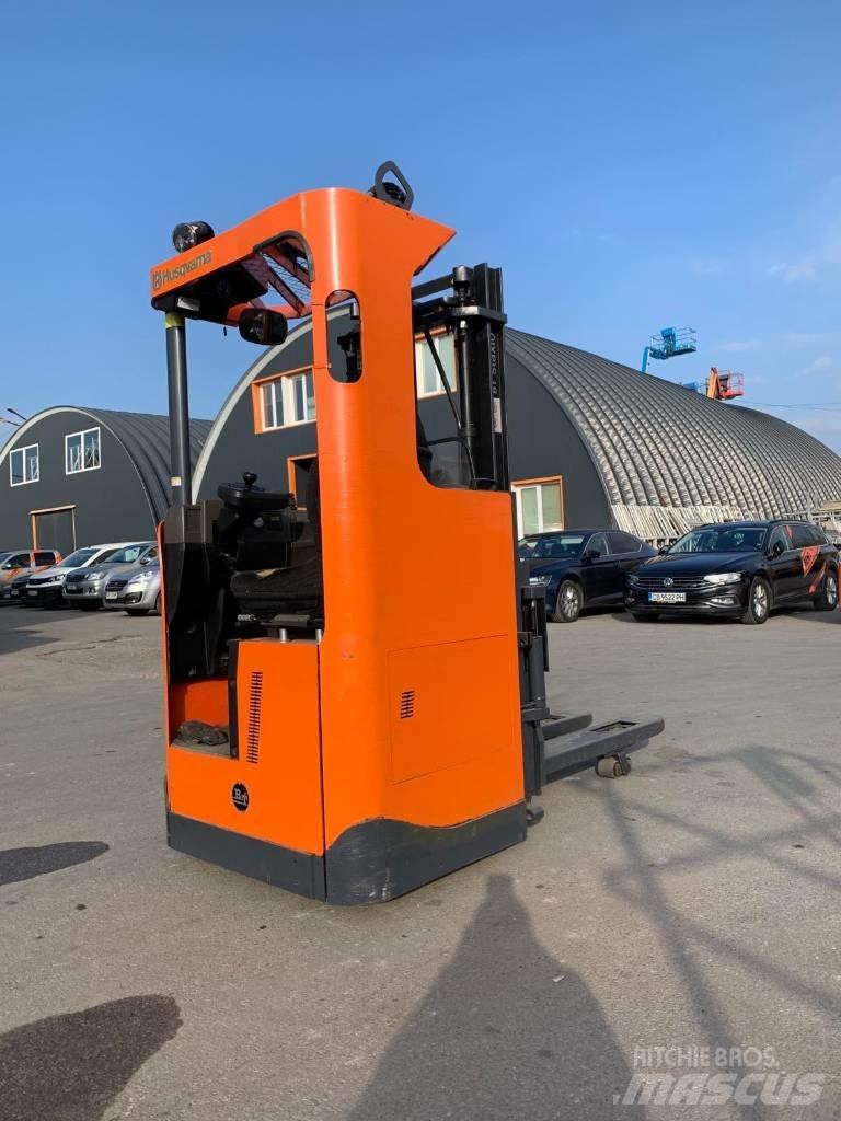 BT SRE 135 L Akülü depo ekipmanları