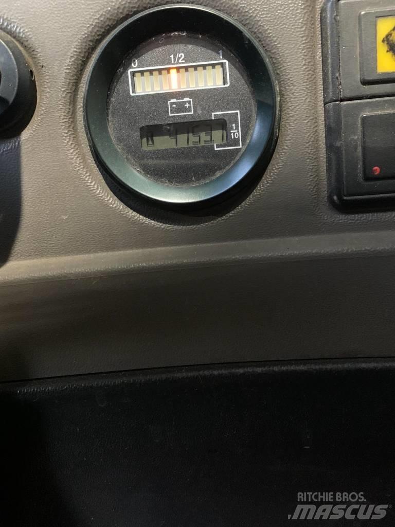 BT SRE 135 L Akülü depo ekipmanları