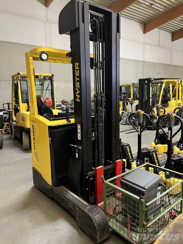 Hyster R1.4 Reach truck - depo içi istif araçları