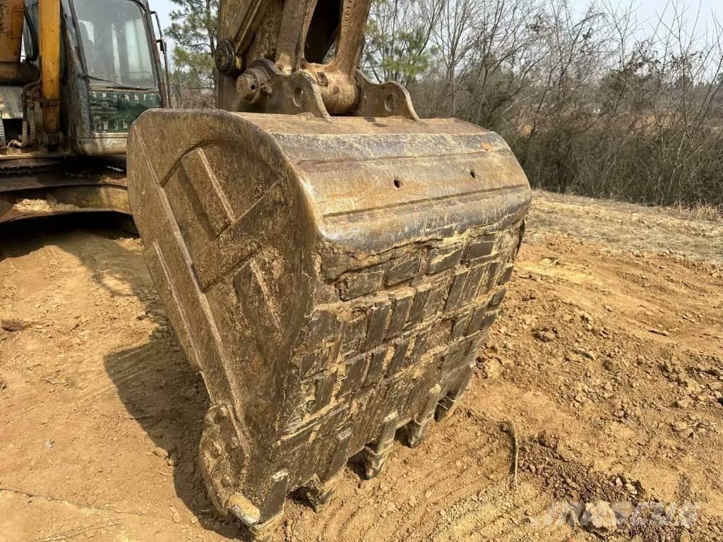 Hyundai 305LC-7 Paletli ekskavatörler