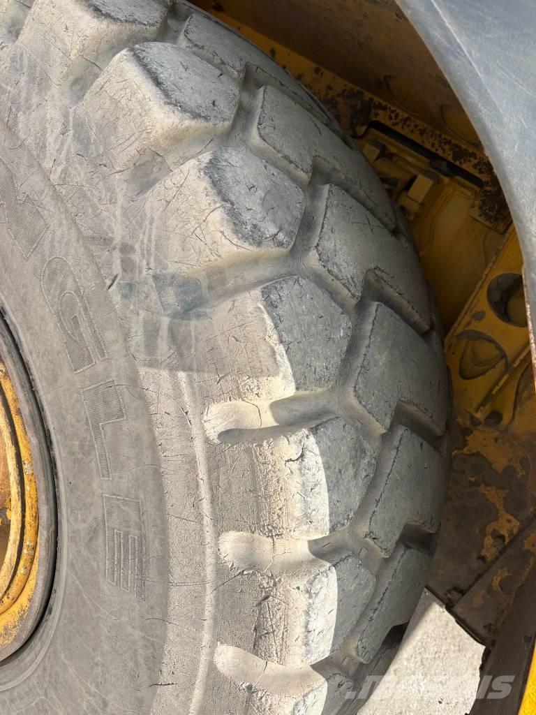 Bell B 30 E Belden kirma kaya kamyonu