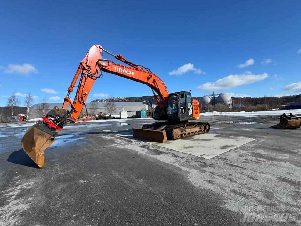 Hitachi ZX 225 US Paletli ekskavatörler