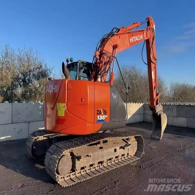Hitachi ZX 135 Paletli ekskavatörler