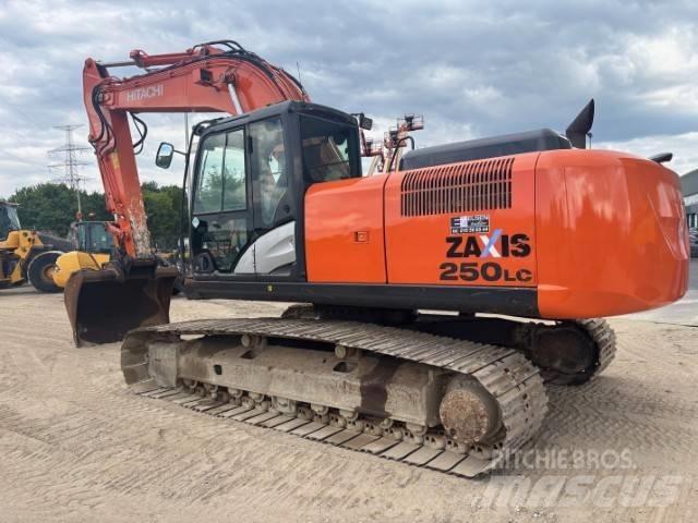 Hitachi ZX 250 LC-5 Paletli ekskavatörler