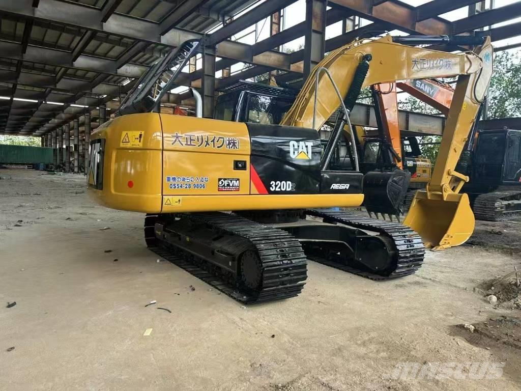 CAT 320 D2 Paletli ekskavatörler