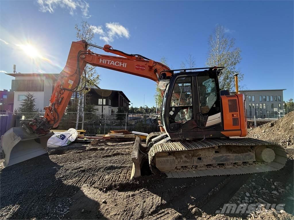 Hitachi ZX135 US-6 Paletli ekskavatörler