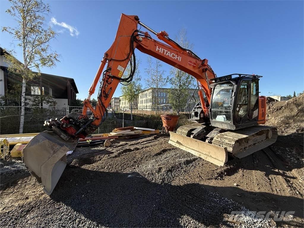 Hitachi ZX135 US-6 Paletli ekskavatörler