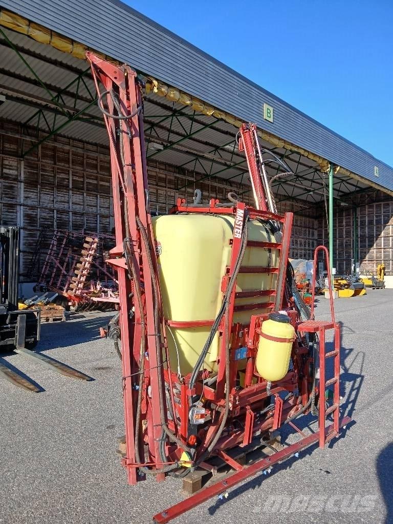 Hardi Master 1200 Monte edilebilir pülverizatörler