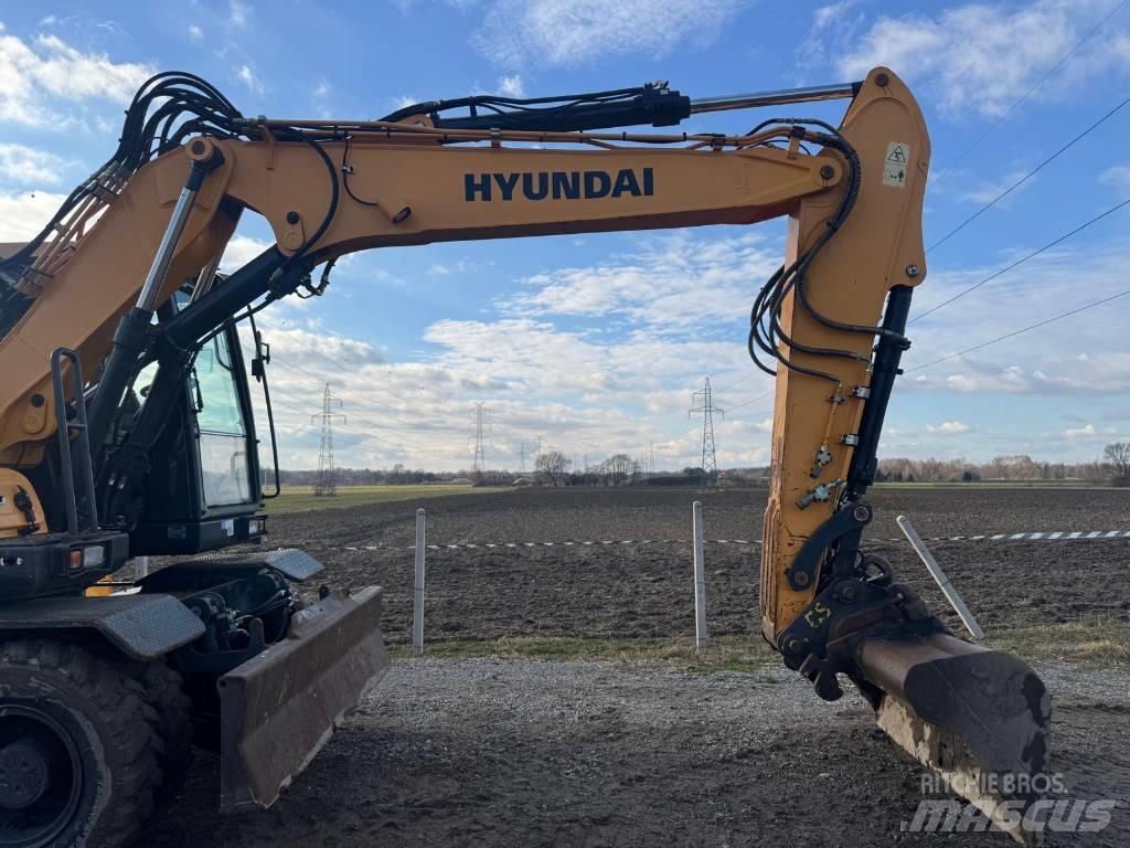 Hyundai HW140 Lastik tekerli ekskavatörler